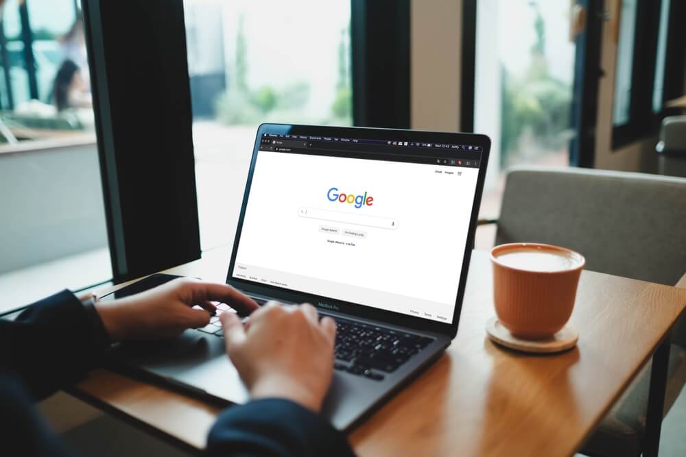absolute url co oznacza